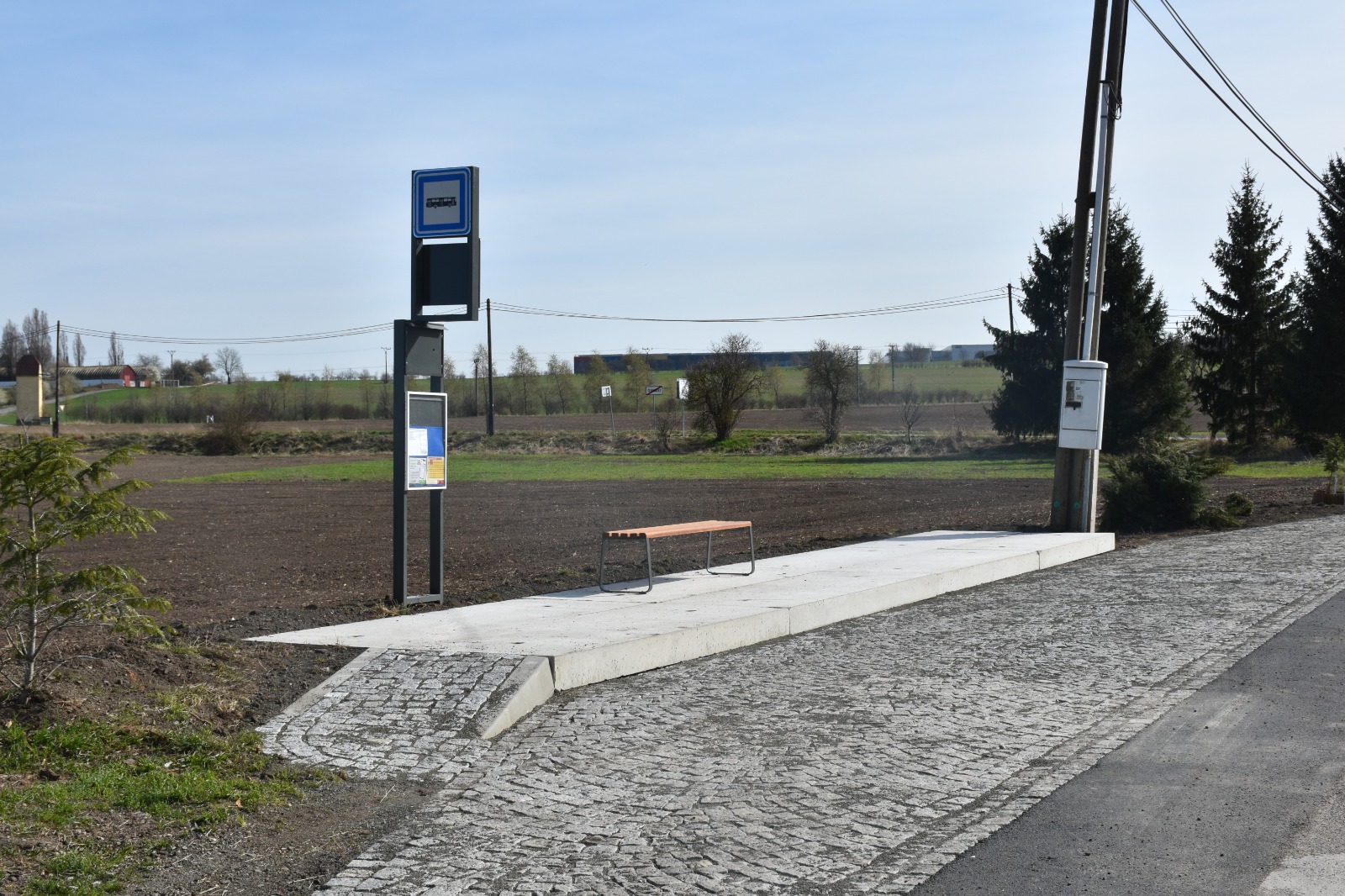 Další fotografie projektu: Autobusové zastávky na Černovičkách